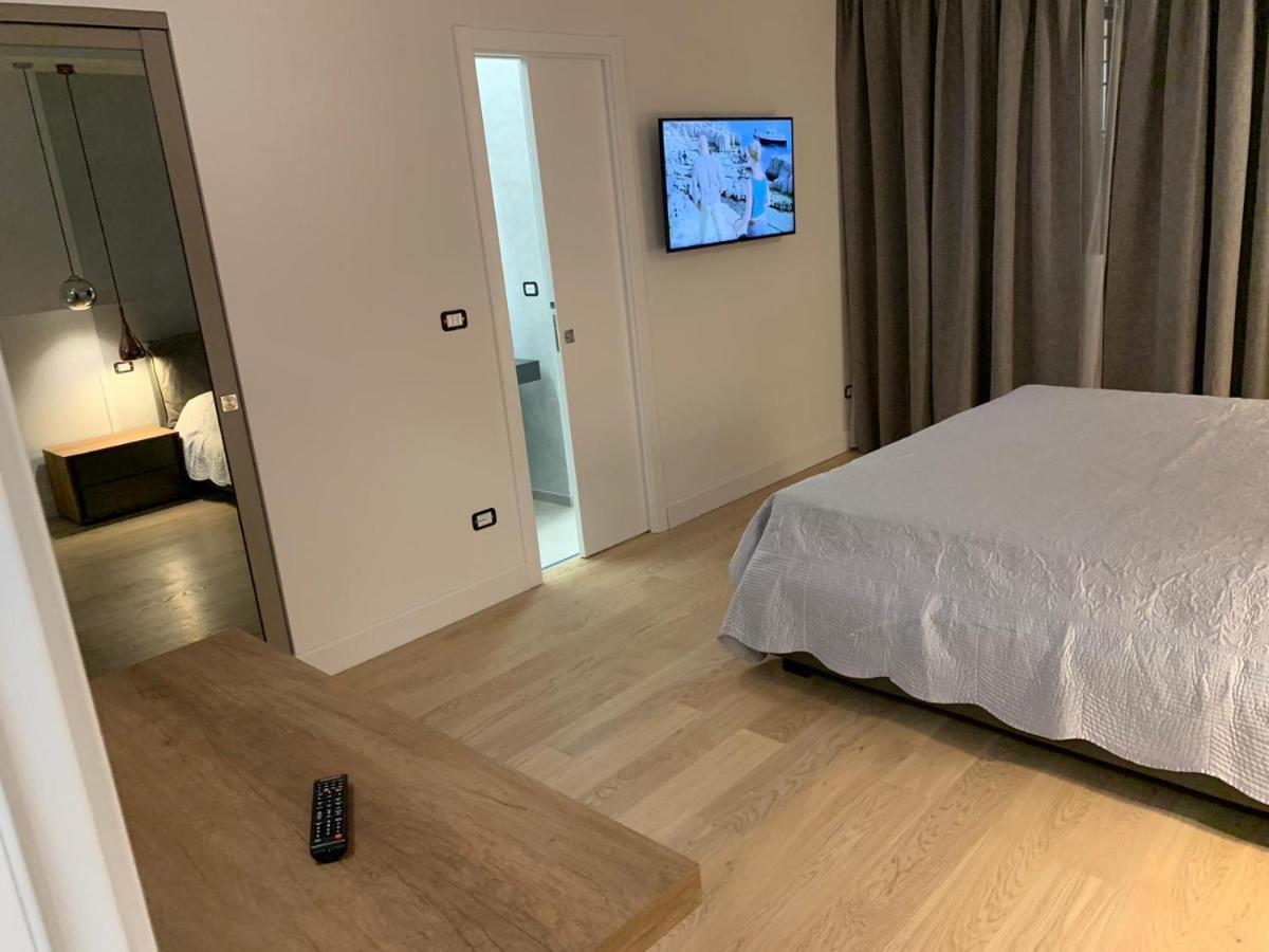 B&B Galleria Cavour Bologna Bagian luar foto