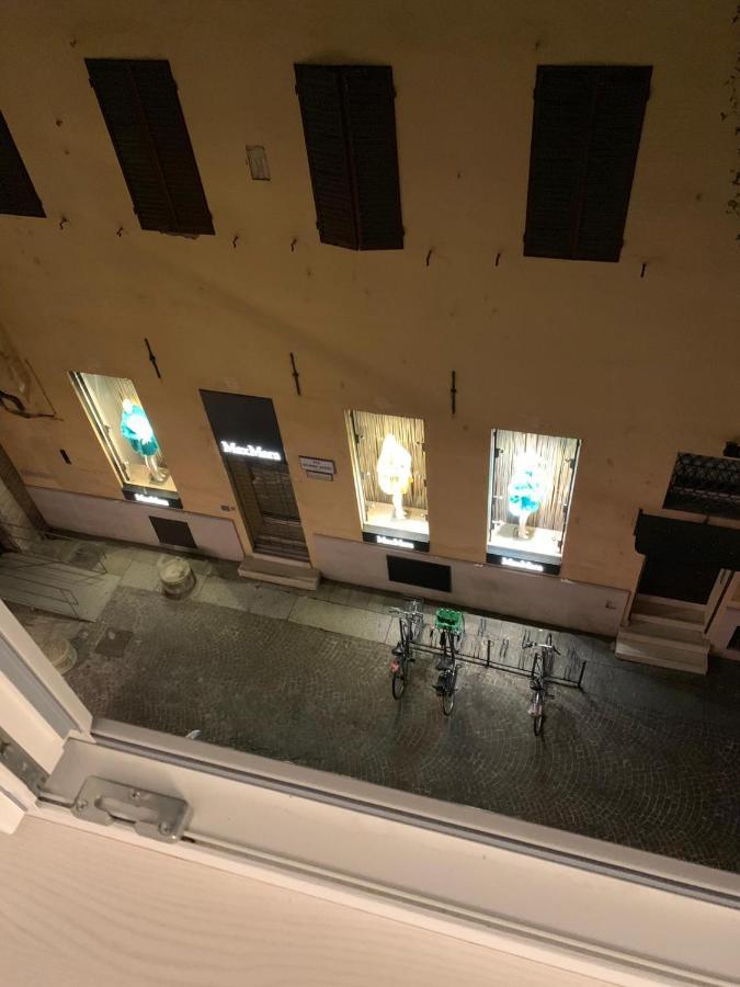 B&B Galleria Cavour Bologna Bagian luar foto