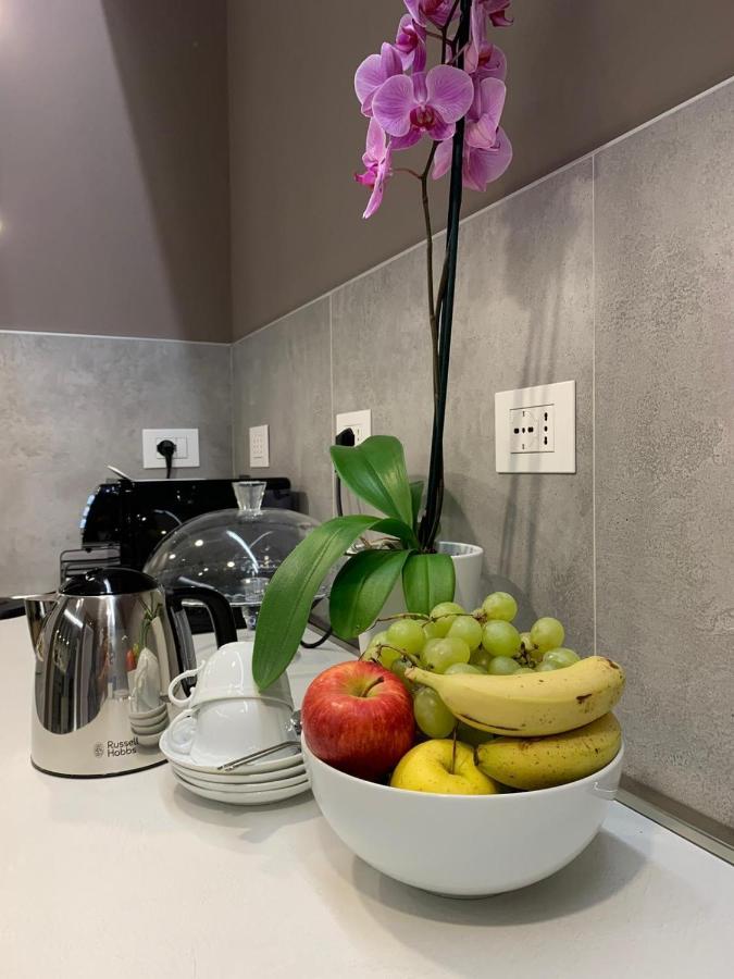B&B Galleria Cavour Bologna Bagian luar foto