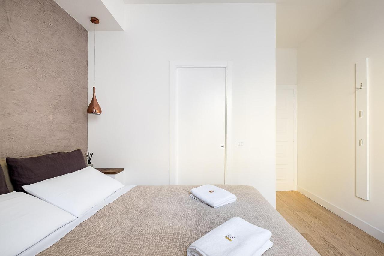 B&B Galleria Cavour Bologna Bagian luar foto