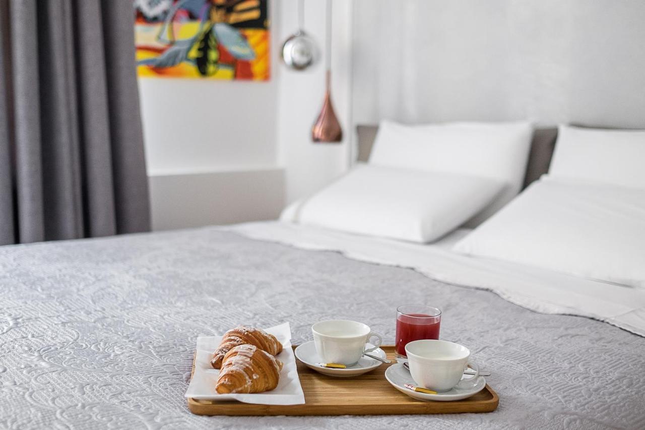 B&B Galleria Cavour Bologna Bagian luar foto