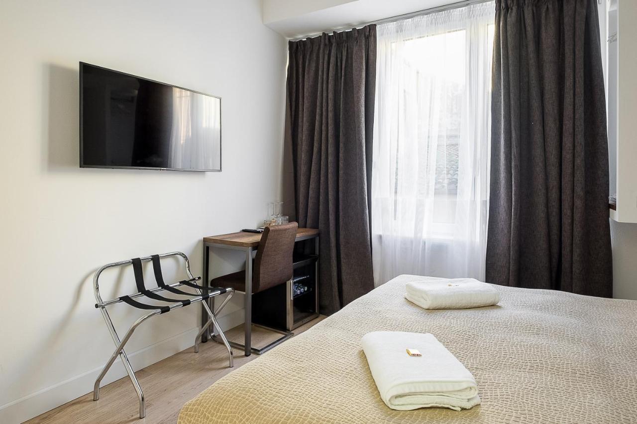 B&B Galleria Cavour Bologna Bagian luar foto