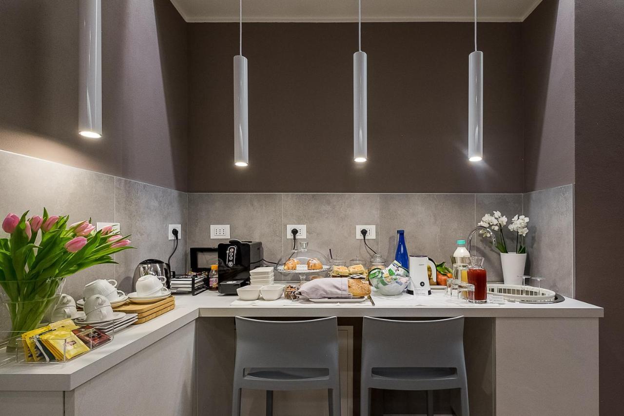 B&B Galleria Cavour Bologna Bagian luar foto