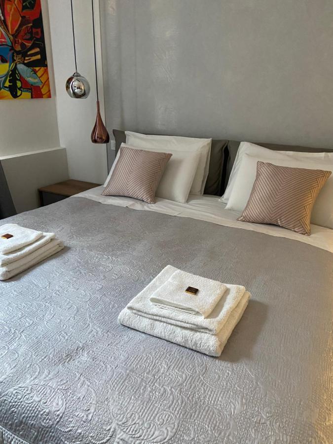 B&B Galleria Cavour Bologna Bagian luar foto