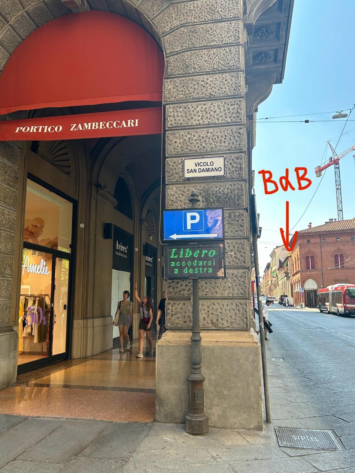 B&B Galleria Cavour Bologna Bagian luar foto